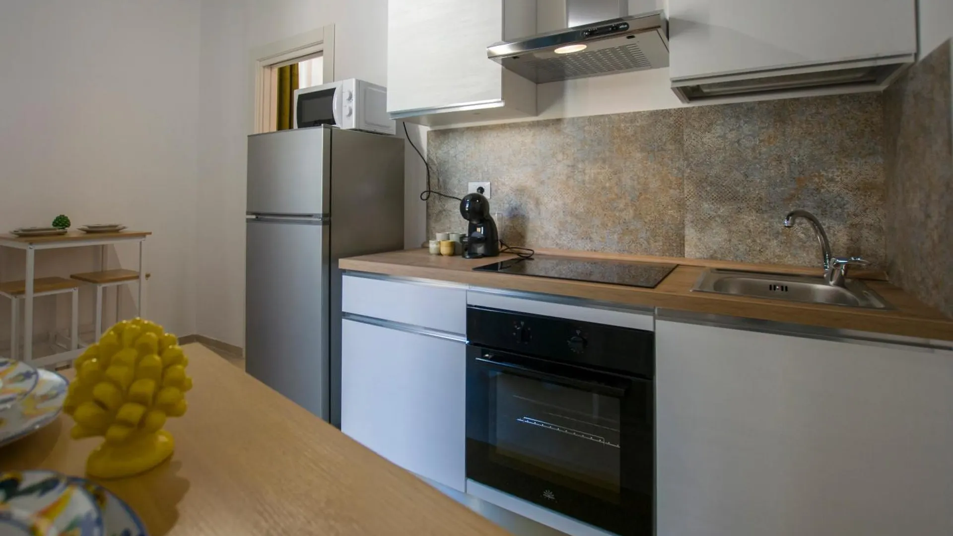 בית הארחה פלרמו Massimo Rooms And Suite
