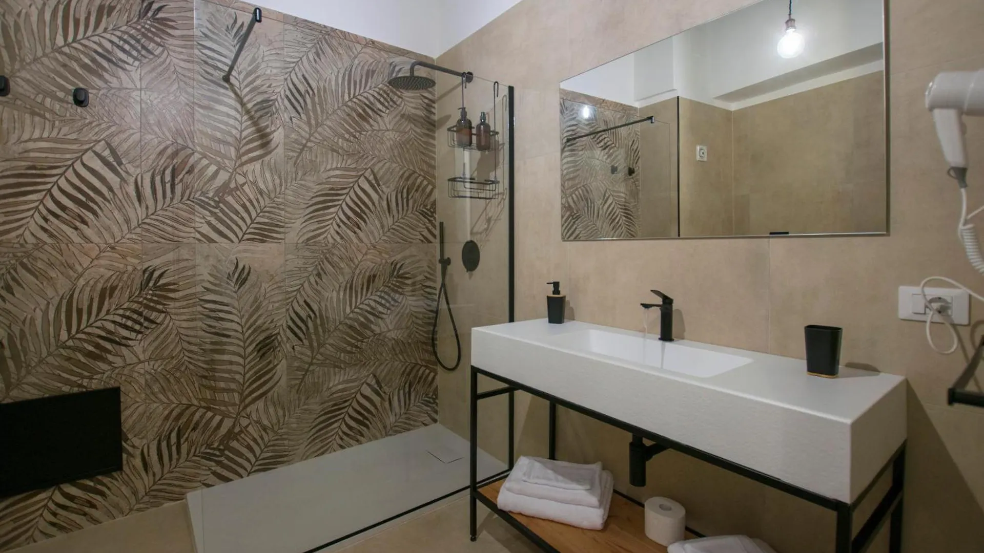 פלרמו Massimo Rooms And Suite בית הארחה